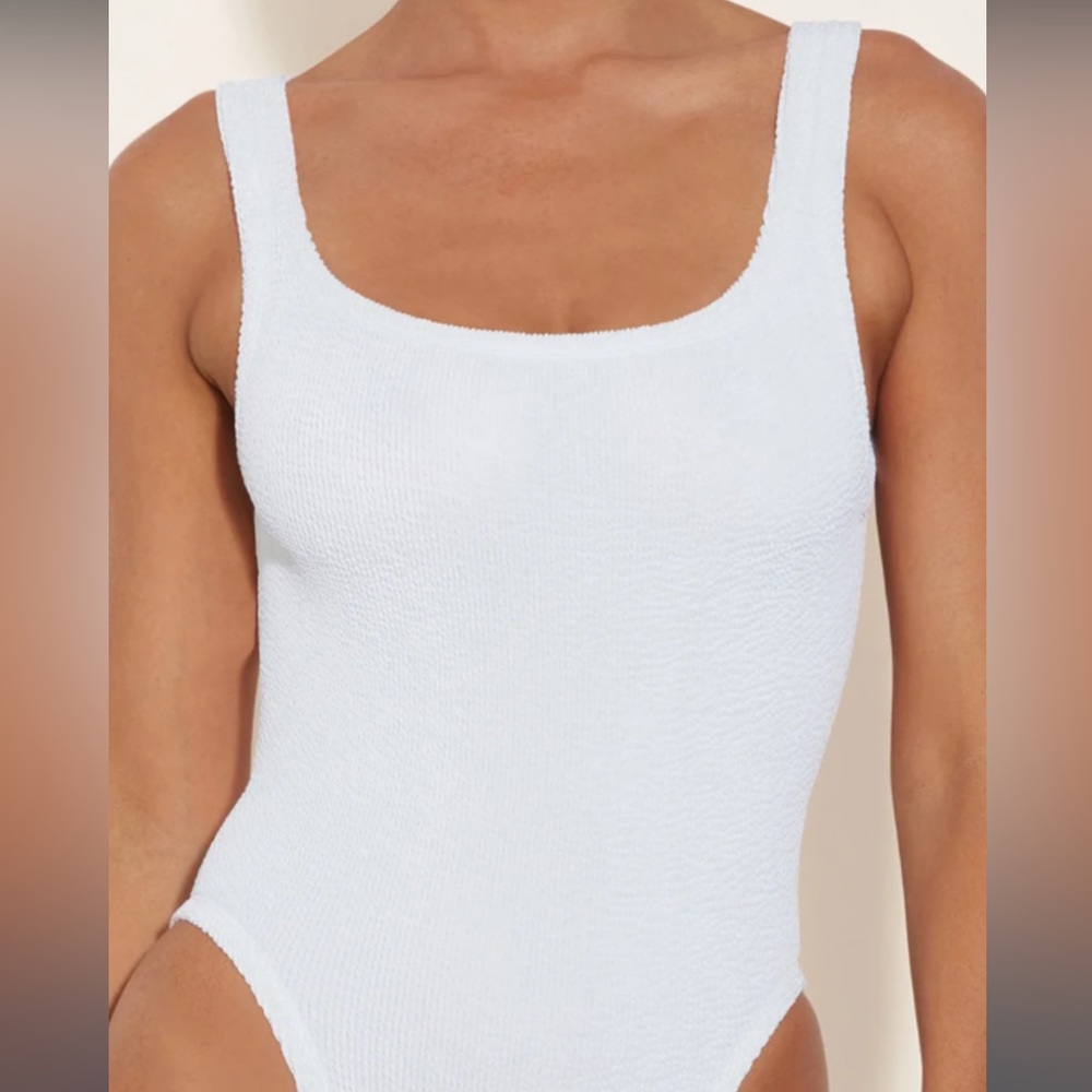 HUNZA G BRAND NEW One Piece Swim